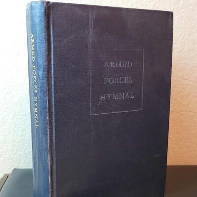 Lot 274: (3) Vintage Boiks feat. SIGNED A Chronicle of Catholic History