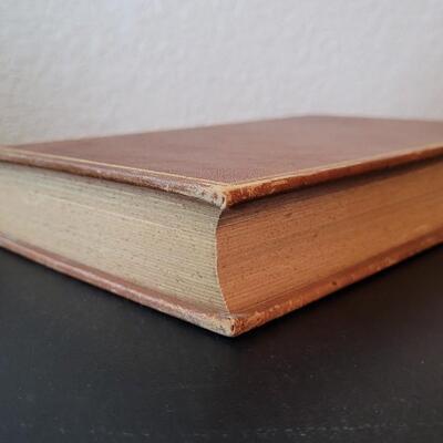 Lot 284: Vintage Hardback WILLIAMSBURG IN VIRGINIA Recollection Detail