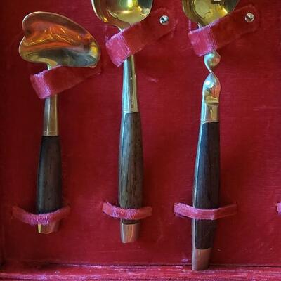 Lot 285: Vintage Yap Kui Kee Bangkok (Siam) Bronze Jewelers