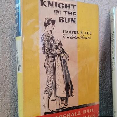 Lot 288: (5) Vintage Books feat. Signed THE MANY HUES OF ENGLISH by Mario Pei