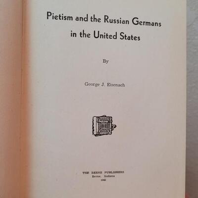 Lot 290: (5) Assorted Books feat. THE LOST COLONISTS
