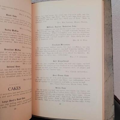 Lot 292: 1924 METHODIST COOK BOOK by Ladies Aid Society