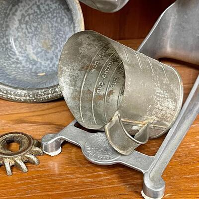 Vintage Kitchen Lot #2 -metal prep tools grinder juicer more