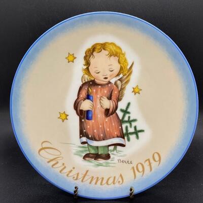 Christmas 1979 Starlight Angel Collector Plate by Sister Berta Hummel