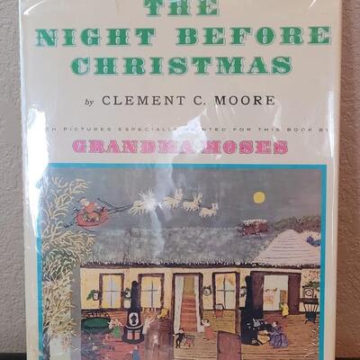 Lot 296: (2) The Night Before Christmas Books