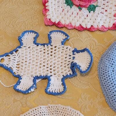 Lot 306; Vintage Crochet Hot pads and Deco