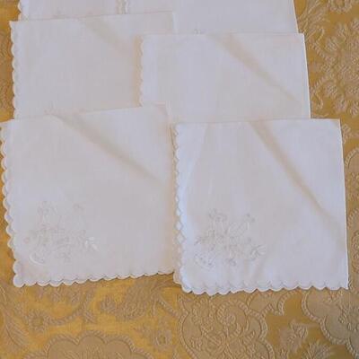 Lot 309: Vintage Napkins & Kitchen Linens