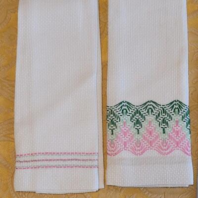 Lot 310: Vintage Needlepoint Hand Towels