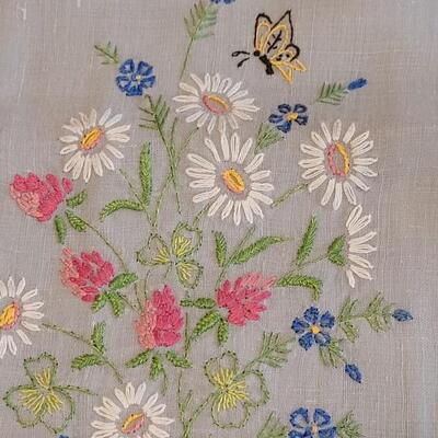 Lot 310: Vintage Needlepoint Hand Towels