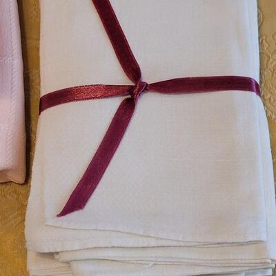 Lot 311: Vintage Mixed Linens - Tablecloths  and Napkins