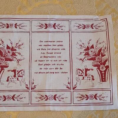 Lot 315: Vintage Decorative Pillows and Plillowcase Front