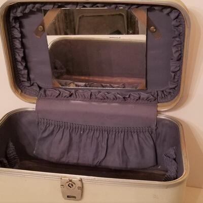 Lot #331  Vintage Joyce Lane Train Case