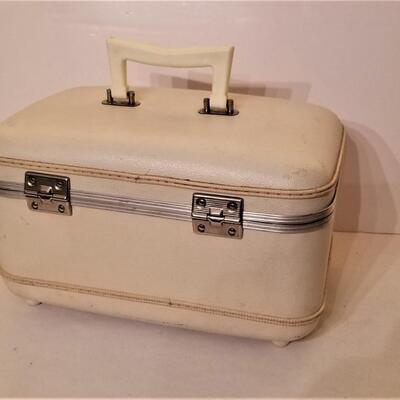 Lot #331  Vintage Joyce Lane Train Case