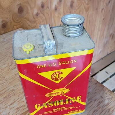 Lot 12: Vintage GASOLINE One Gallon Metal Can EMPTY