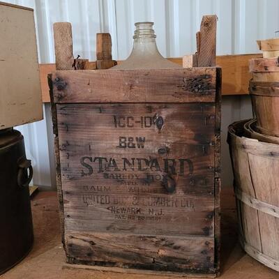 Lot 17: Vintage STANDARD Chemical Transport Case with ORIGINIAL Chloroform Heavy Jar Intact