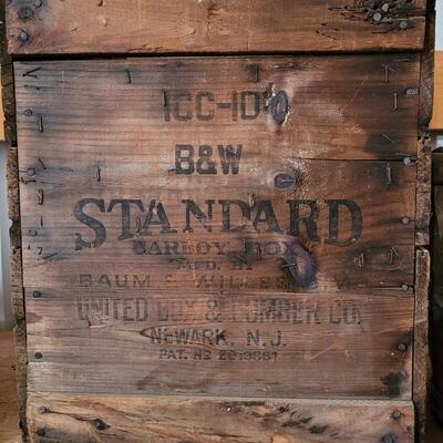 Lot 17: Vintage STANDARD Chemical Transport Case with ORIGINIAL Chloroform Heavy Jar Intact