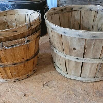 Lot 19: (3) Assorted Vintage Harvest Baskets Farmhouse