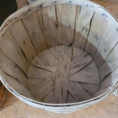 Lot 19: (3) Assorted Vintage Harvest Baskets Farmhouse