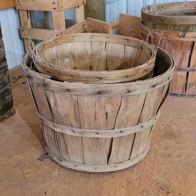 Lot 19: (3) Assorted Vintage Harvest Baskets Farmhouse