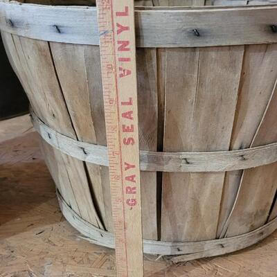 Lot 19: (3) Assorted Vintage Harvest Baskets Farmhouse