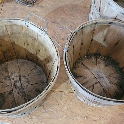 Lot 19: (3) Assorted Vintage Harvest Baskets Farmhouse