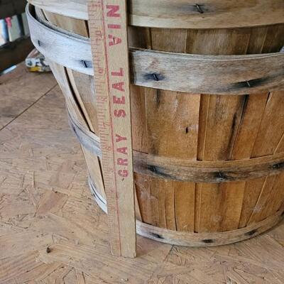 Lot 19: (3) Assorted Vintage Harvest Baskets Farmhouse