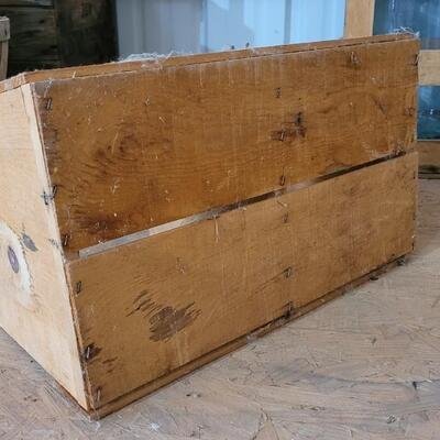 Lot 20: Vintage Graphic Design Wooden CALIFORNIA ASPARAGUS Transport Display Box