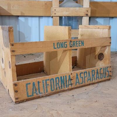 Lot 20: Vintage Graphic Design Wooden CALIFORNIA ASPARAGUS Transport Display Box