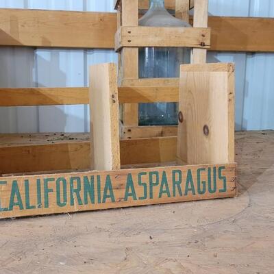 Lot 20: Vintage Graphic Design Wooden CALIFORNIA ASPARAGUS Transport Display Box