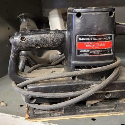 Lot 26: Vintage CRAFTSMAN Hand Tools - Saw and Sander