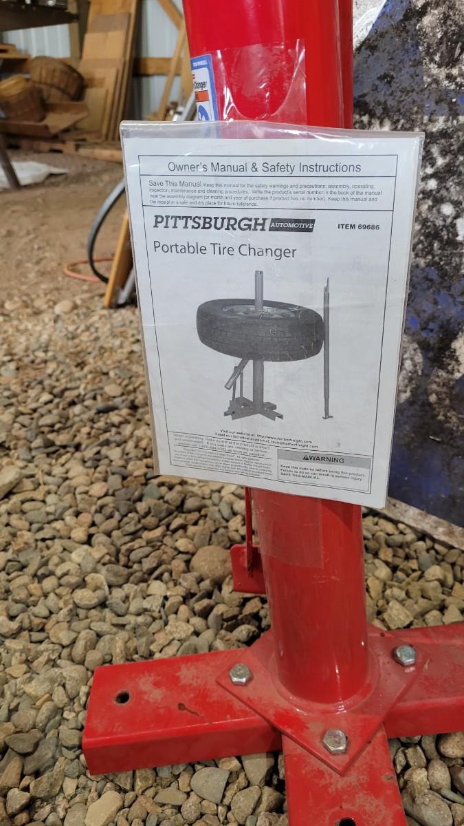 Lot 29 New Unused PITTSBURGH Red Portable Tire Changer Tool