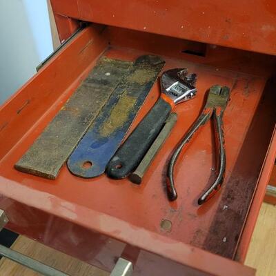 Lot 32: Vintage Red Multi Drawer Toolbox with Tools PERFECT STARTER KIT