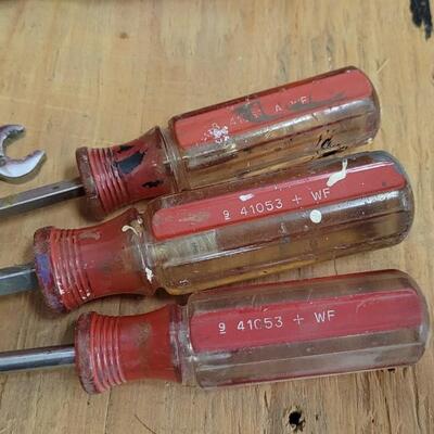 Lot 33: Assortment of Vintage Screwdrivers + Wrenches ALL CRAFTSMAN + 1 STANELY