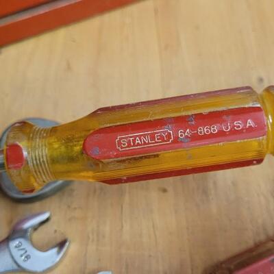 Lot 33: Assortment of Vintage Screwdrivers + Wrenches ALL CRAFTSMAN + 1 STANELY