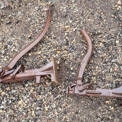 Lot 34: (2) Vintage Farm Auto Metal Jacks - HUBER MARION NO. 3 + EDWARD JACK