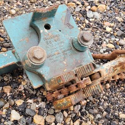 Lot 36: Vintage RIGID BC-410 Bench Chain ViseFarm Tool