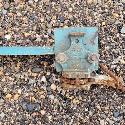 Lot 36: Vintage RIGID BC-410 Bench Chain ViseFarm Tool