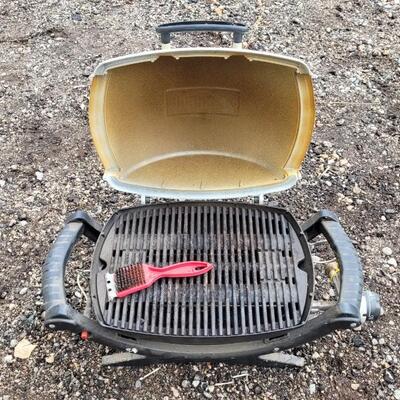 Lot 42: WEBER Portable Camping Outdoors Gas Grill