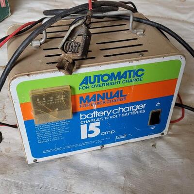 Lot 45: Vintage Montgomery Ward AUTOMATIC/MANUAL Battery Charger