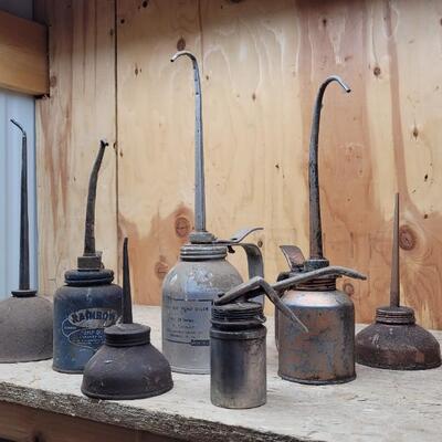 Lot 52: Assortment of Antique/Vintage Small Oil Cans
