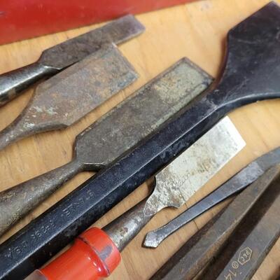 Lot 66: Assortment of Vintage Metal Chisels