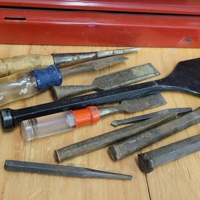 Lot 66: Assortment of Vintage Metal Chisels