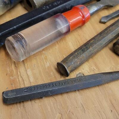 Lot 66: Assortment of Vintage Metal Chisels