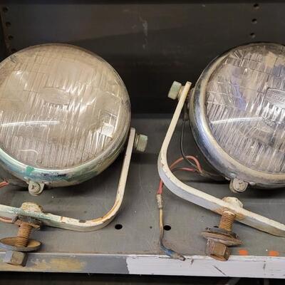 Lot 67: Vintage Pair of Rail Mount Auto Lights