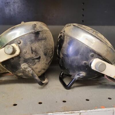 Lot 67: Vintage Pair of Rail Mount Auto Lights