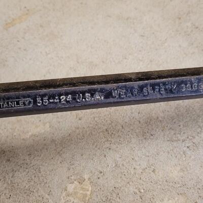 Lot 69: (2) Vintage Crowbars Farm and Auto (1 is STANLEY 55-424)