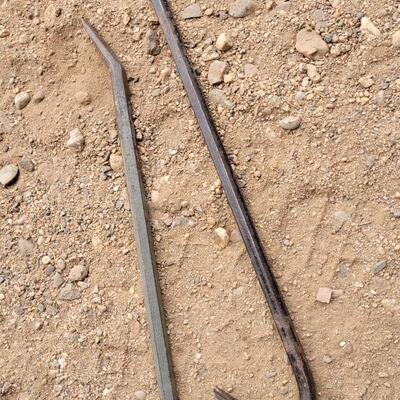 Lot 69: (2) Vintage Crowbars Farm and Auto (1 is STANLEY 55-424)
