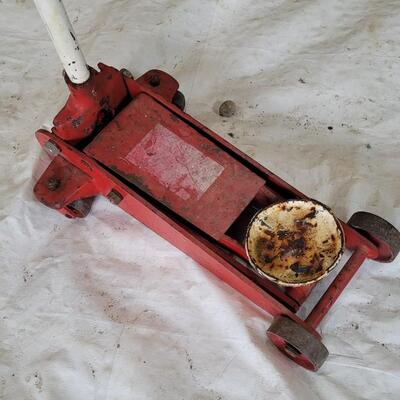 Lot 70: Vintage Farm and Auto Large Automotive Jack