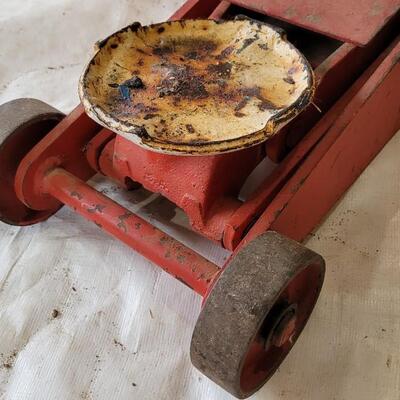 Lot 70: Vintage Farm and Auto Large Automotive Jack