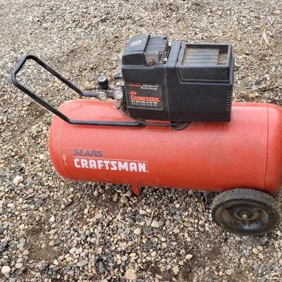 Lot 71: Vintage CRAFTSMAN 90 PSI Portable Air Compressor Tank